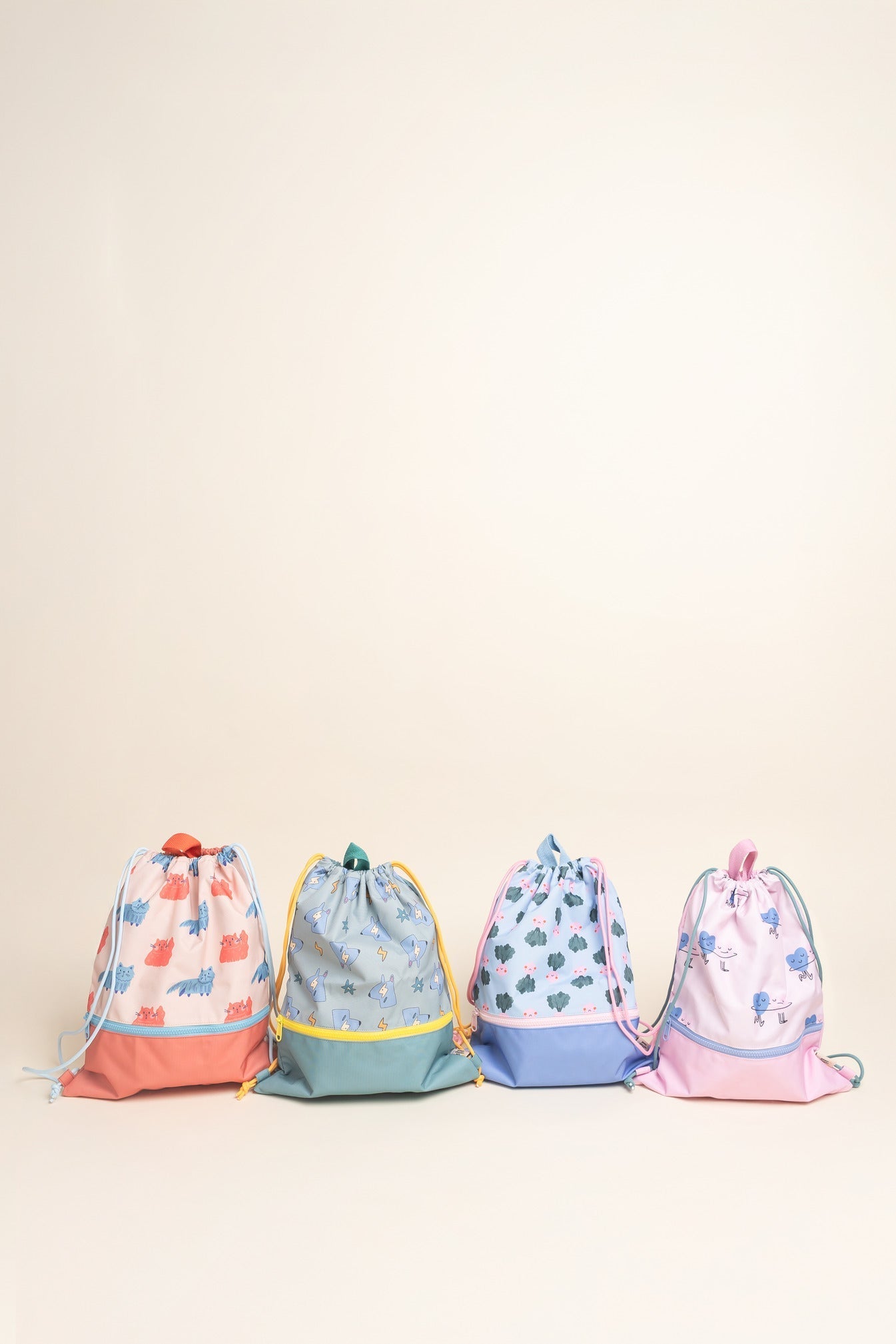 The Cotton Cloud - Funky Dogs İpli Büzgülü Sırt Çanta